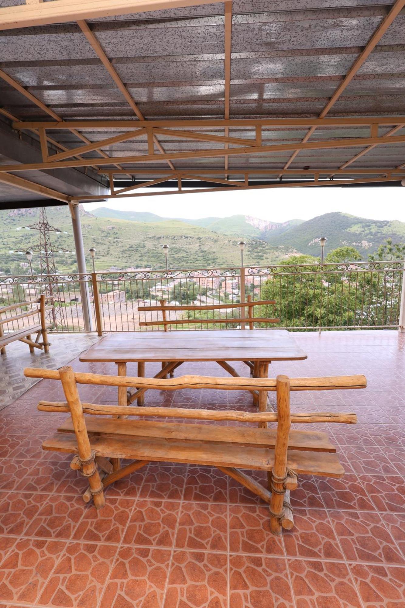 Yeghevnut Hotel Gorisz Kültér fotó