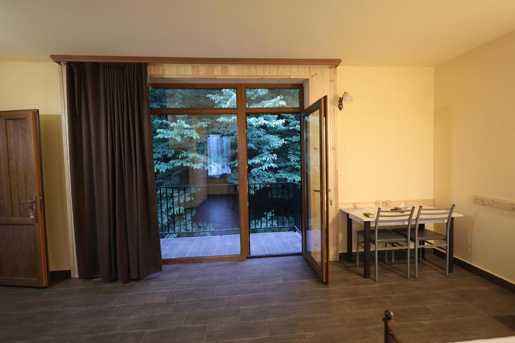 Yeghevnut Hotel Gorisz Kültér fotó