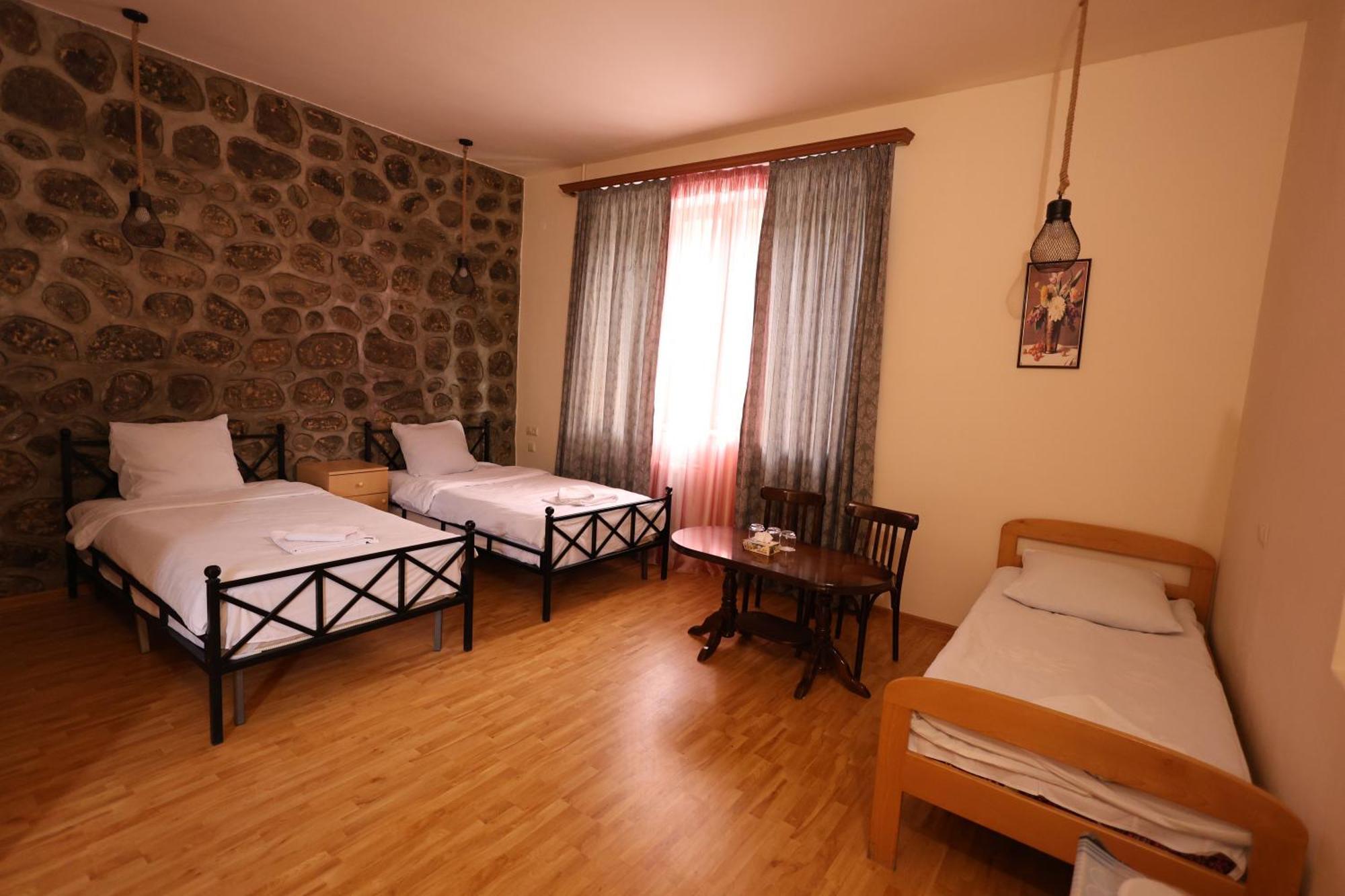 Yeghevnut Hotel Gorisz Kültér fotó