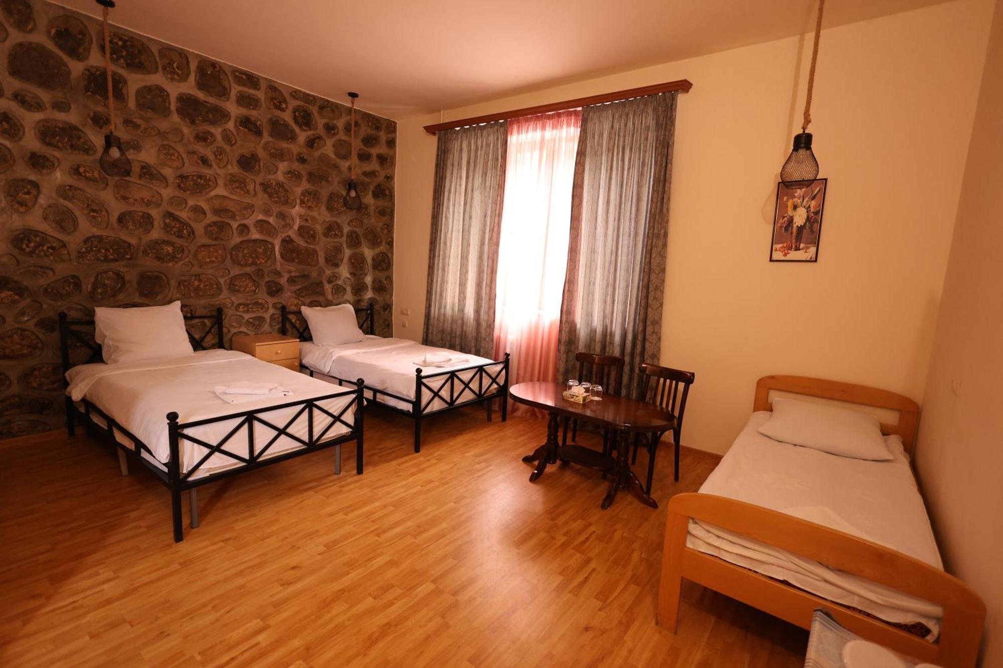 Yeghevnut Hotel Gorisz Kültér fotó