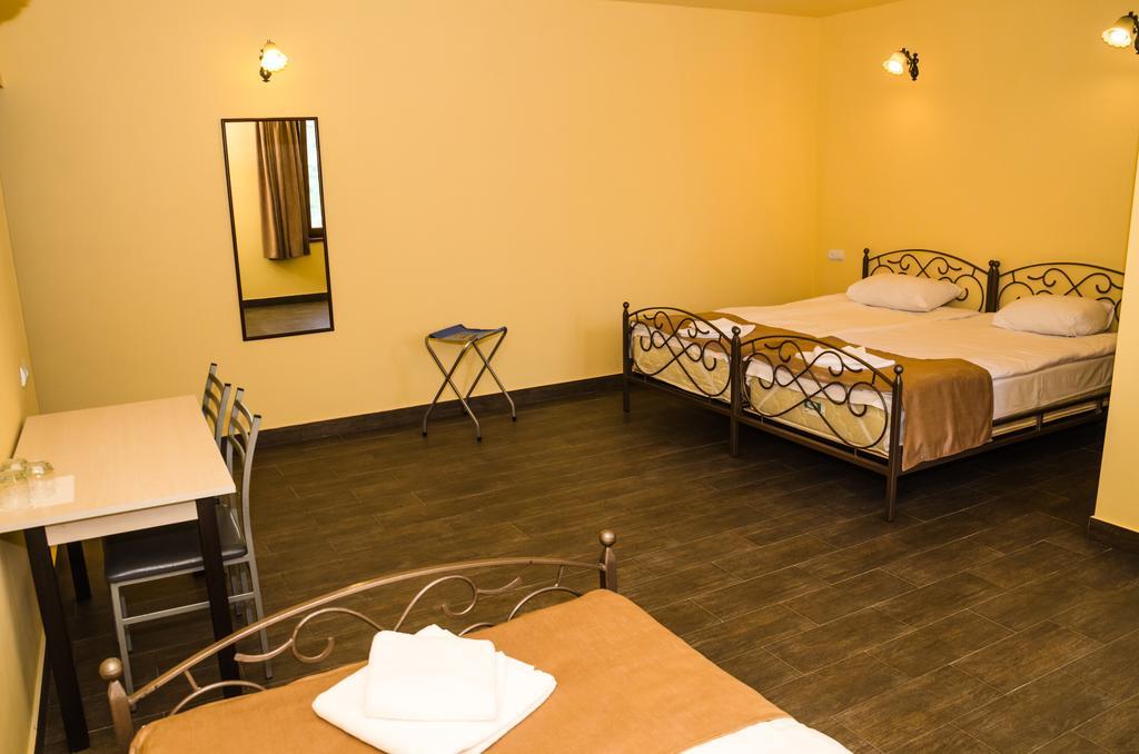 Yeghevnut Hotel Gorisz Kültér fotó